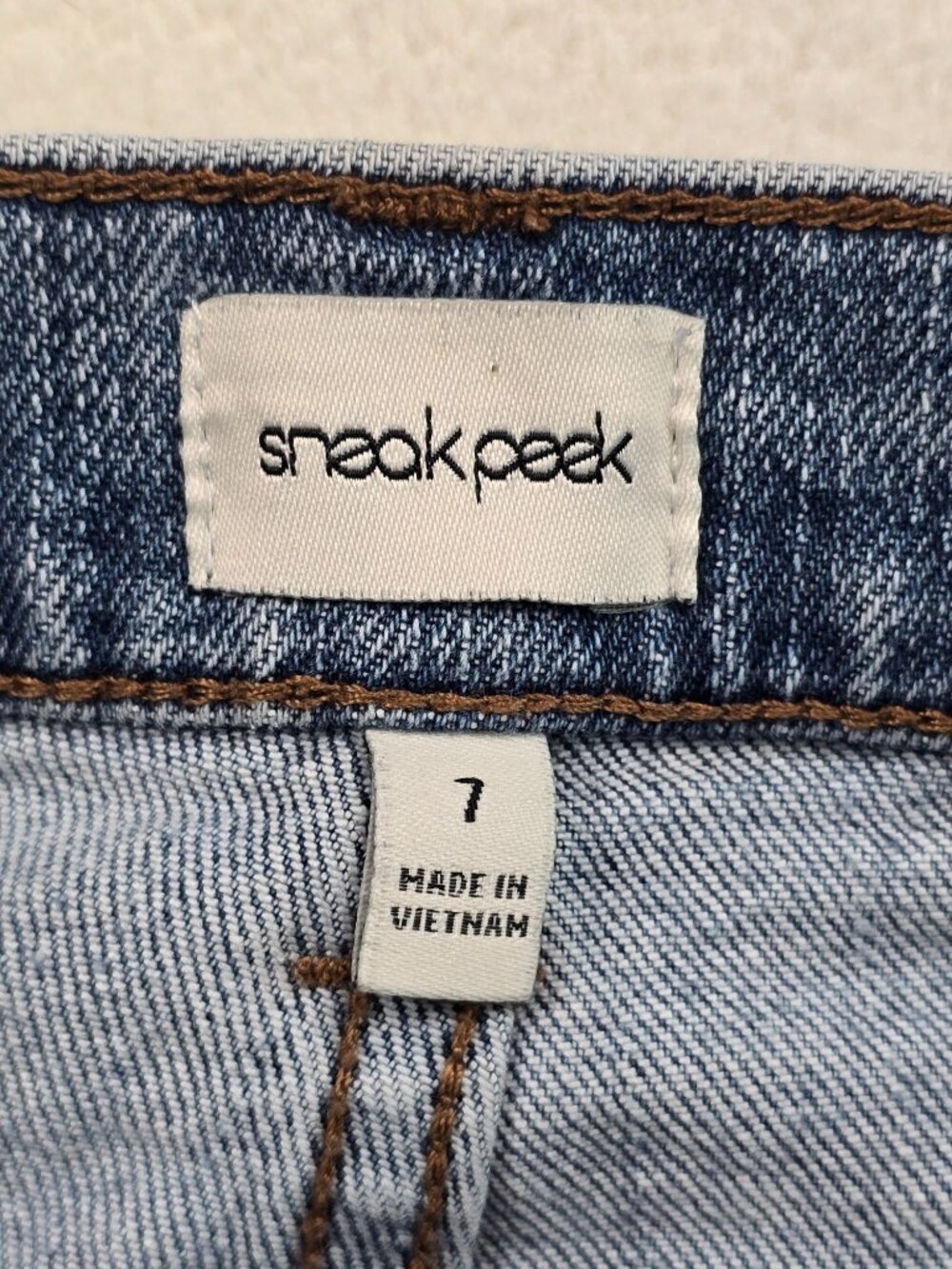Sneak Peek Womens Floral Embroidered Blue Jeans Size 7 Distressed - Picture 4 of 8